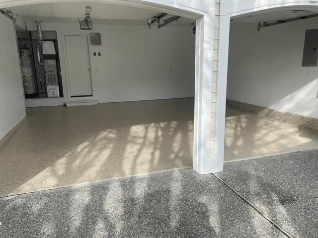 Sandstone flake garage floor coating