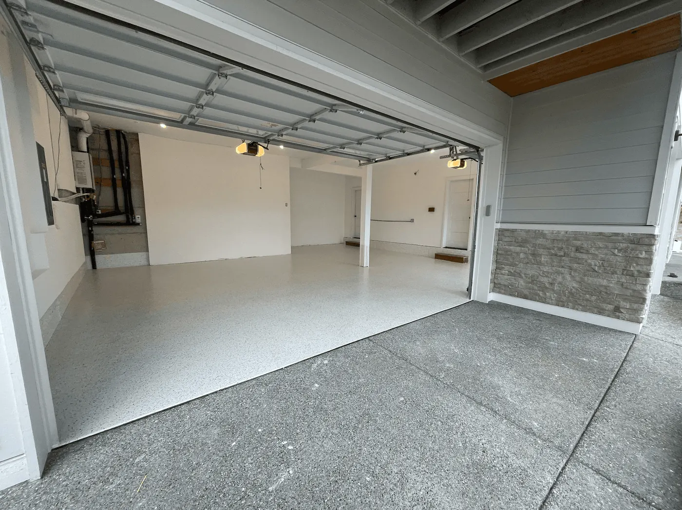 Seattle-area garage with a linen flake floor coating